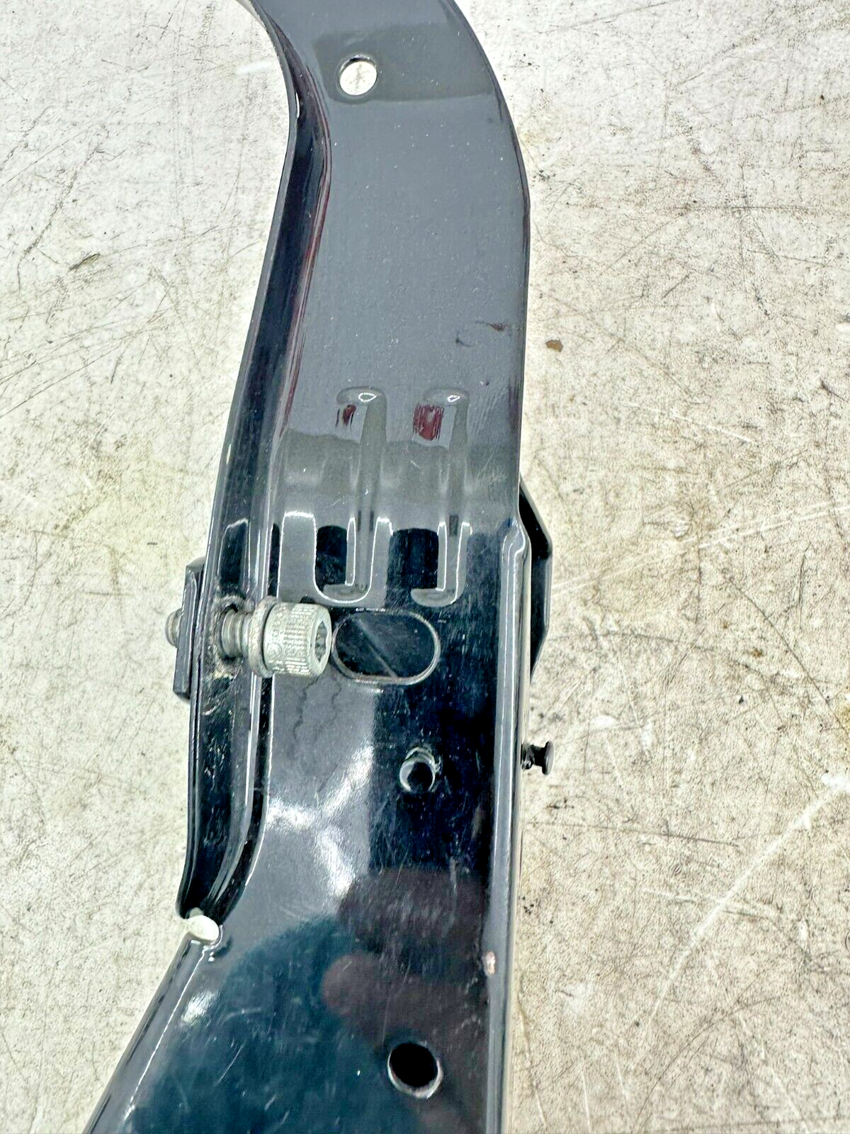 2007 Harley Electra Glide CVO Main Batwing Fairing Mounting Bracket Frame