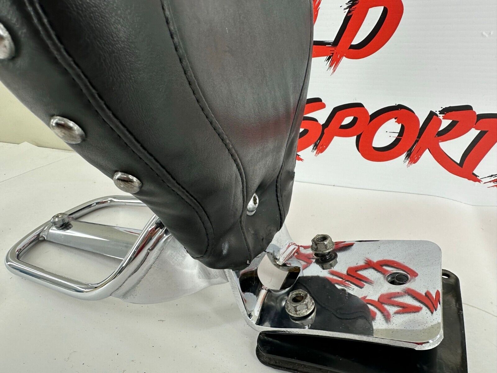2005 HARLEY DAVIDSON SOFTAIL DEUCE Passenger Backrest W/ Luggage Rack OEM