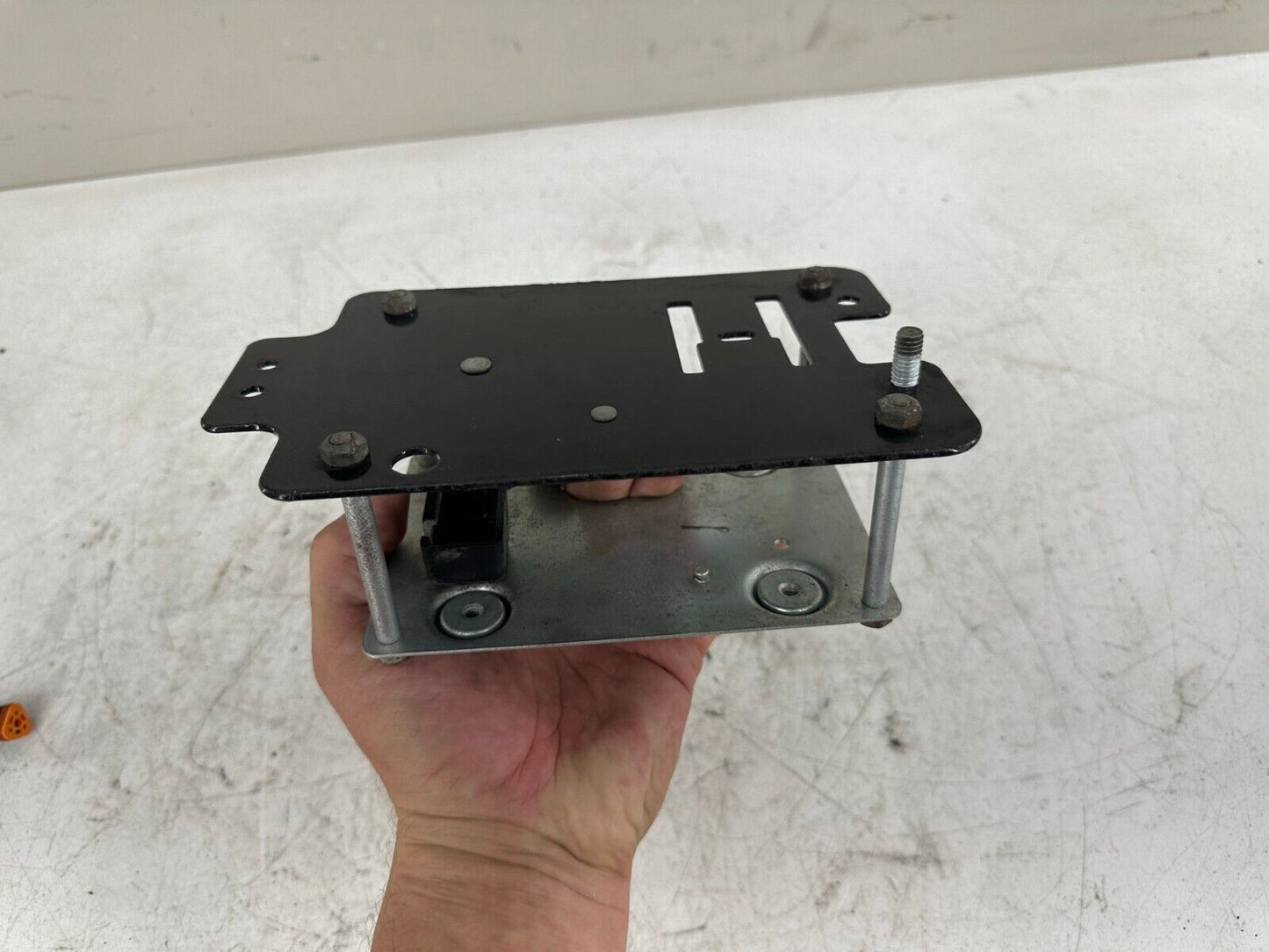 1999 HARLEY DAVIDSON DYNA Fuse ECM ECU CDI Mounting Bracket Frame