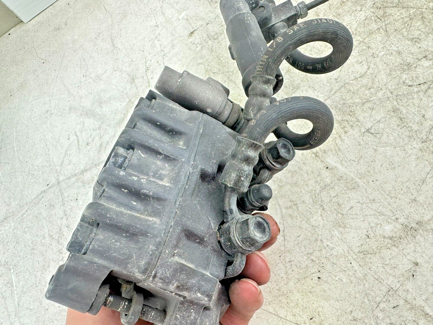 2004 Honda Goldwing GL1800 Front Right Left Brake Caliper + Hoses