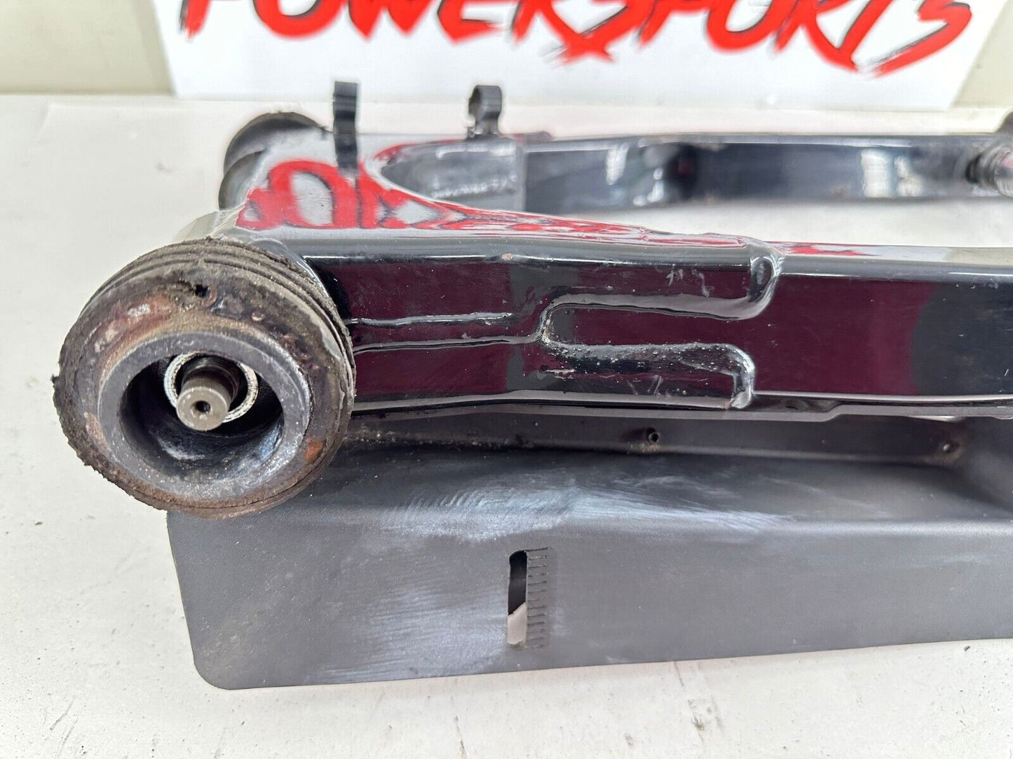 1999 HARLEY ELECTRA GLIDE Swingarm + Axle + Rubber Mounts 99 Down