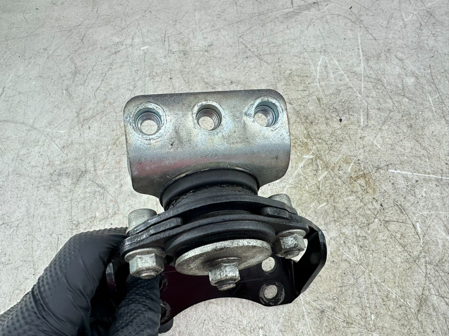 2003 Harley Davidson V Rod VRSCA Rubber Engine Motor Mount