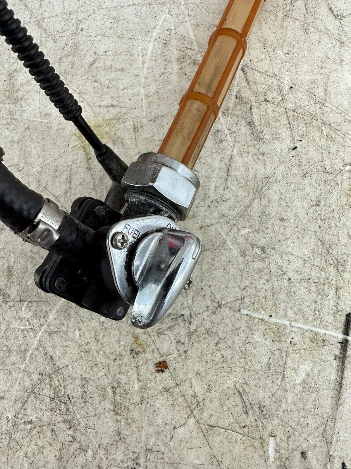 2002 HARLEY DYNA LOW RIDER Petcock Gas Tank Fuel Valve On Off
