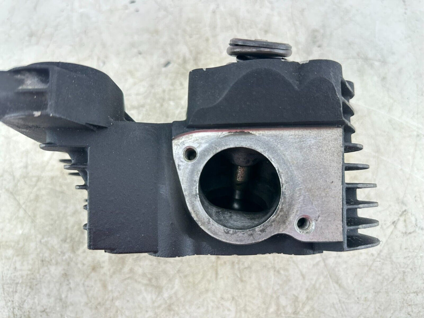1995 HARLEY SOFTAIL EVO Engine Motor Rear Cylinder Head w/ Valves 16720-84C