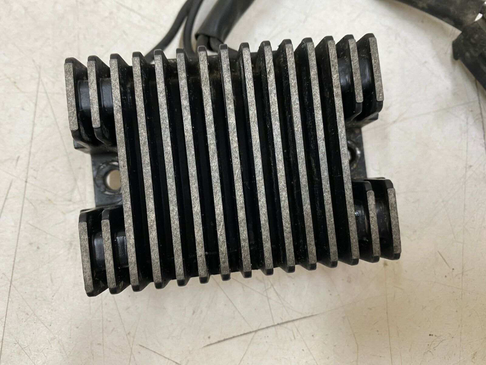2004 HARLEY SPORTSTER BATTERY VOLTAGE REGULATOR