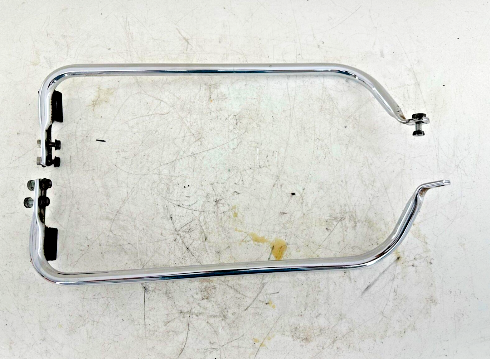 2005 HARLEY FLH ROADKING Saddlebag Lower Chrome Trim Exhaust Mounting Bracket