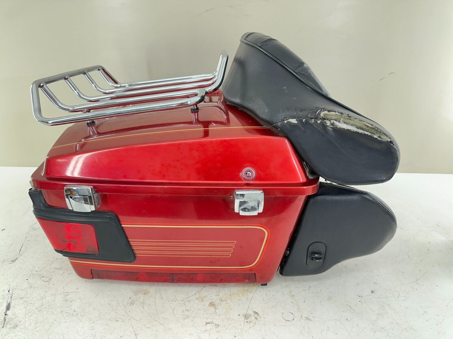 2004 HARLEY FLH ELECTRA GLIDE Trunk Tour PAC Pack Rack Speakers