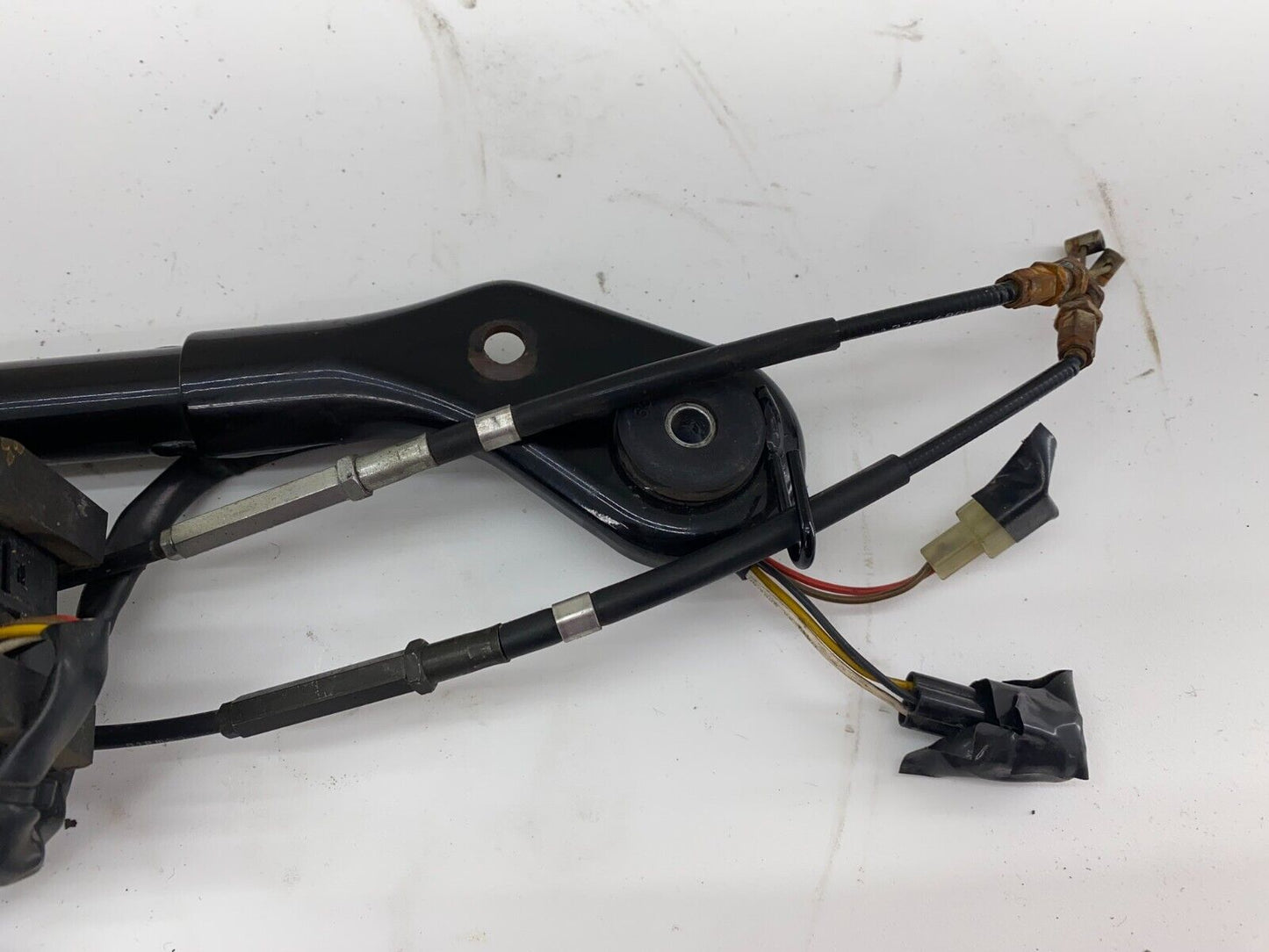 SUZUKI BOULEVARD M109R VZR1800 Exhaust System Hanger Mounting Bracket & Servo