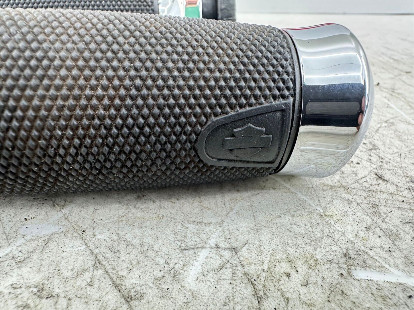 1999 HARLEY FLH ELECTRA GLIDE OEM HD Magnum Chrome Grips Right Left