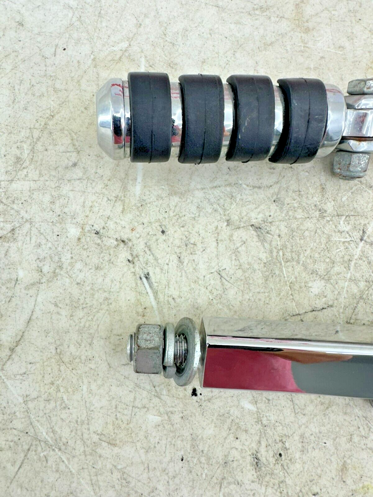 2002 HARLEY DYNA LOW RIDER OEM HD Crashbar Highway Forward Pegs