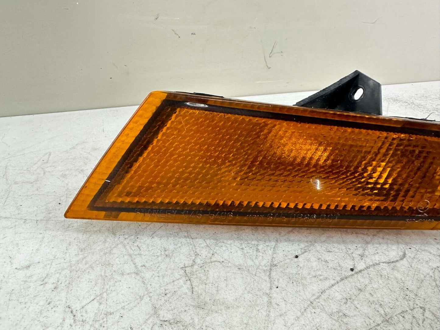 88-00 HONDA GOLDWING GL1500 Main Upper Fairing Front Turn Signal Light Housing
