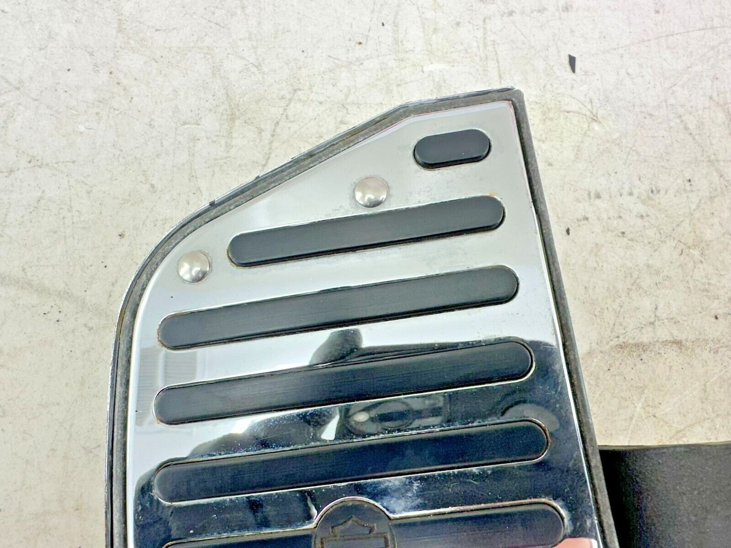 1995 HARLEY SOFTAIL OEM HD Passenger Floorboards Footrest W/ Hardware