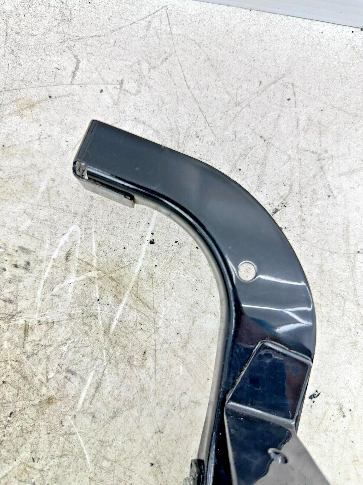 2007 Harley Electra Glide CVO Main Batwing Fairing Mounting Bracket Frame