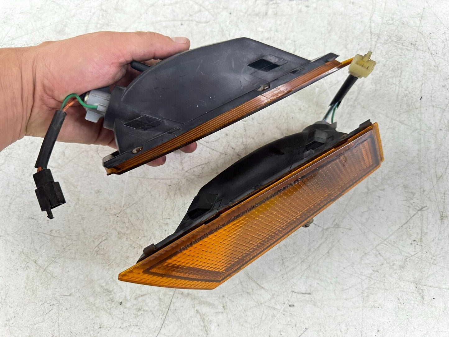 88-00 HONDA GOLDWING GL1500 Main Upper Fairing Front Turn Signal Light Housing