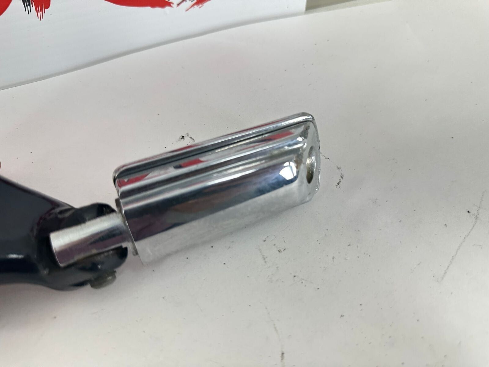 2007 HARLEY SPORTSTER CUSTOM Passenger Footpegs + Mounting Bracket