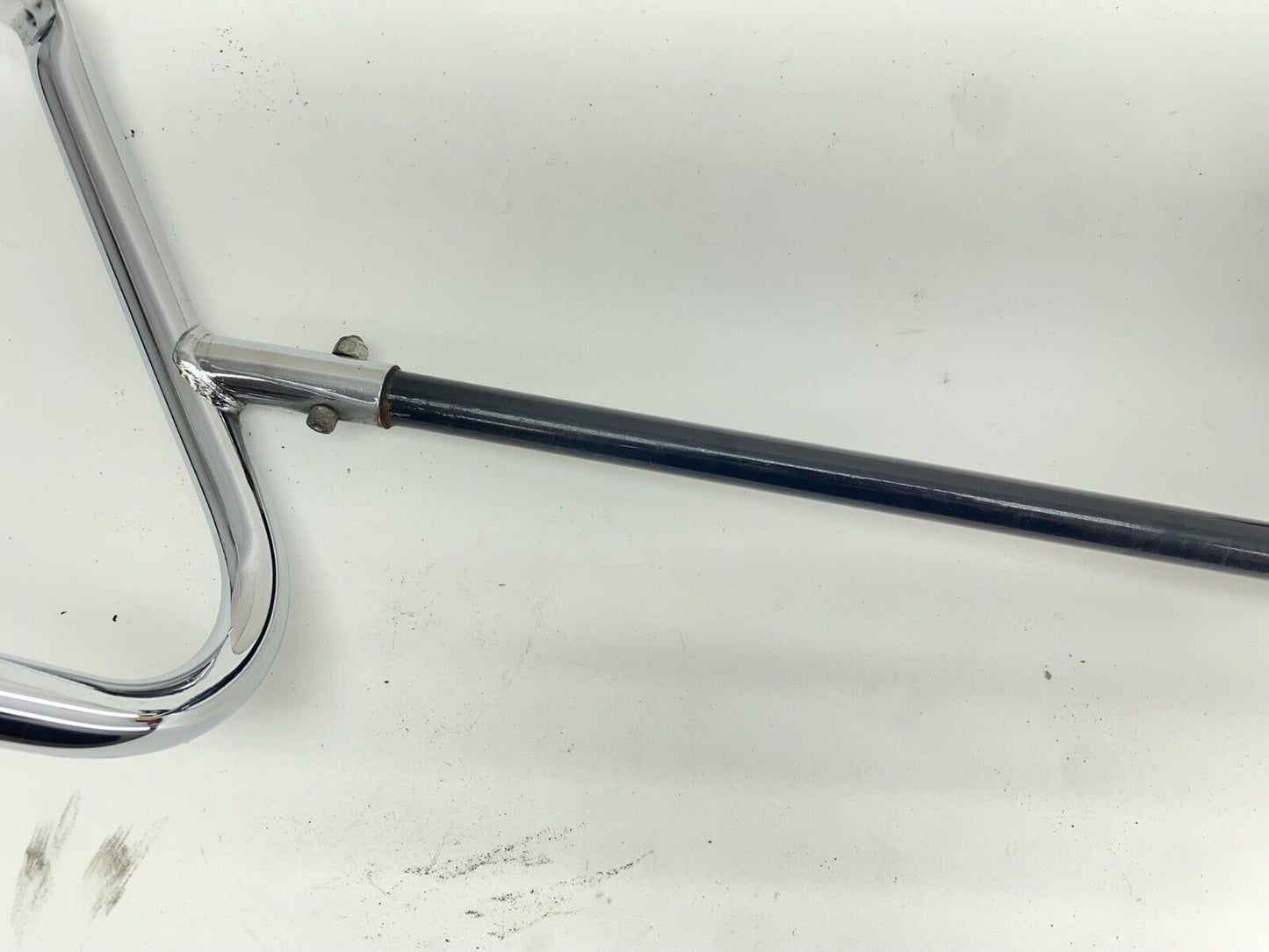 2014 Harley Davidson Electra Glide Left Side Saddlebag Guard Muffler Hanger