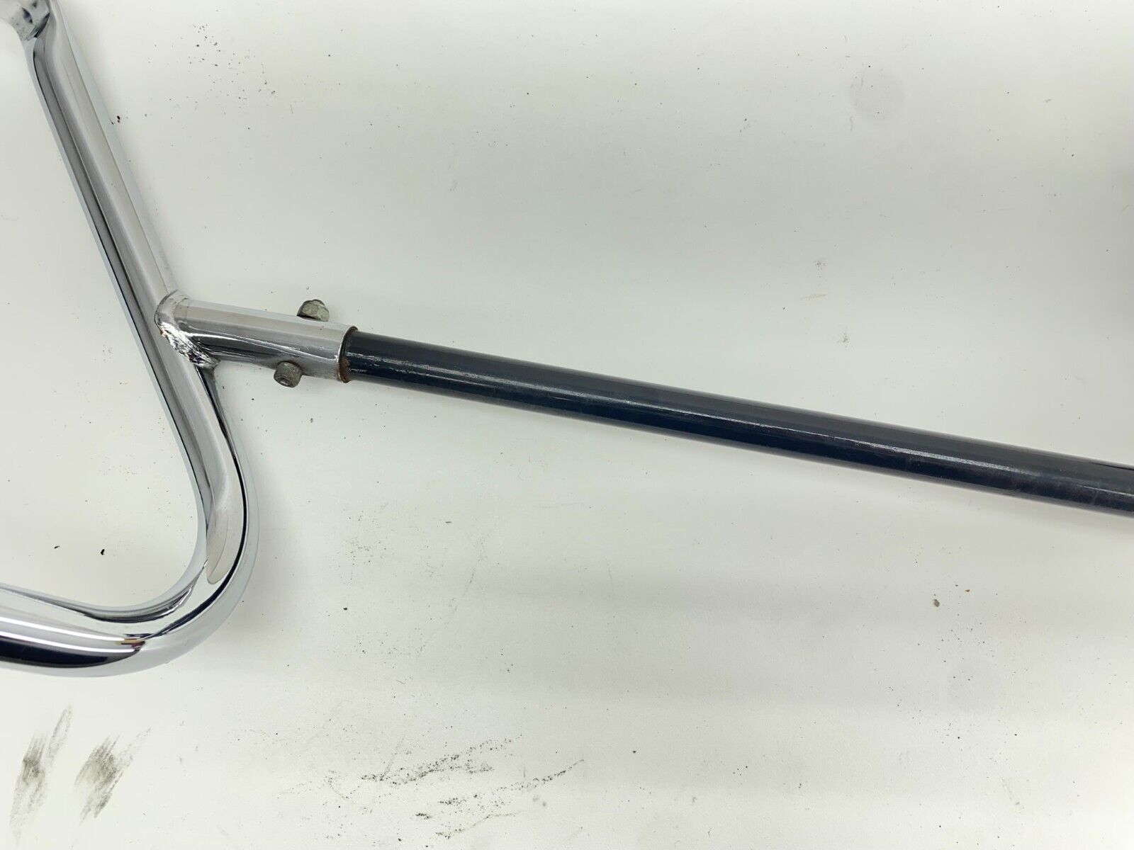 2014 Harley Davidson Electra Glide Left Side Saddlebag Guard Muffler Hanger