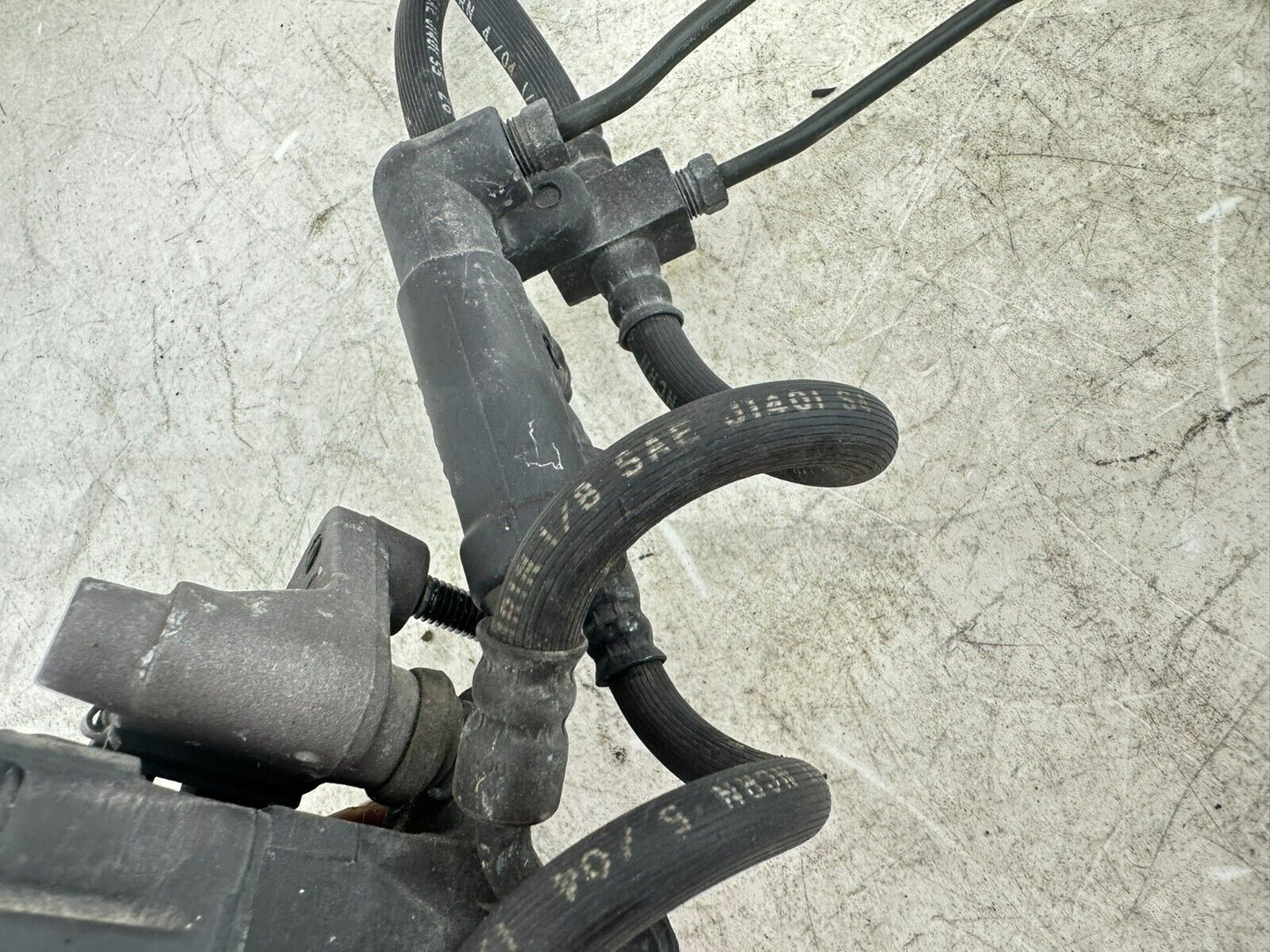 2004 Honda Goldwing GL1800 Front Right Left Brake Caliper + Hoses