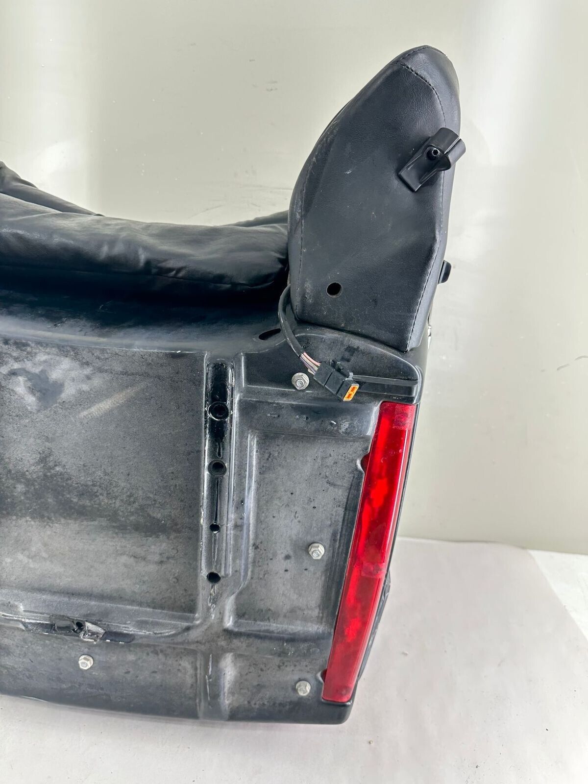 2000 HARLEY FLH ELECTRA GLIDE OEM HO Tour Pack Trunk Top Box