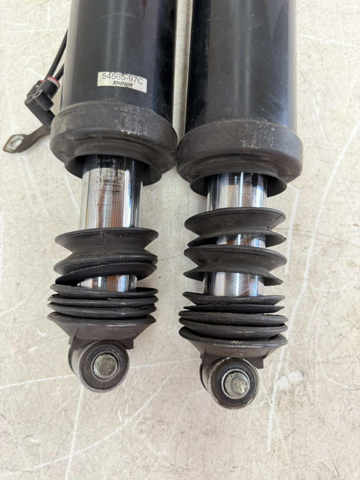 2003 HARLEY ELECTRA GLIDE Rear Air Shock Absorbers Left & Right