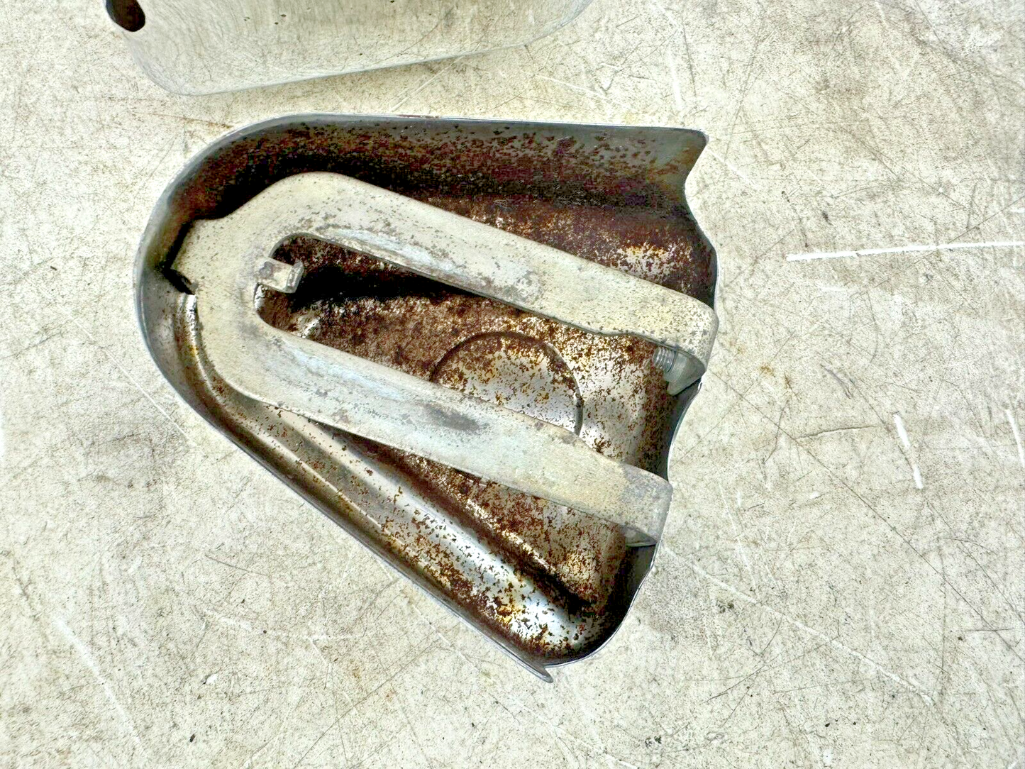 2002 HARLEY SOFTAIL Rear Axle Swing Arm Cover Guard