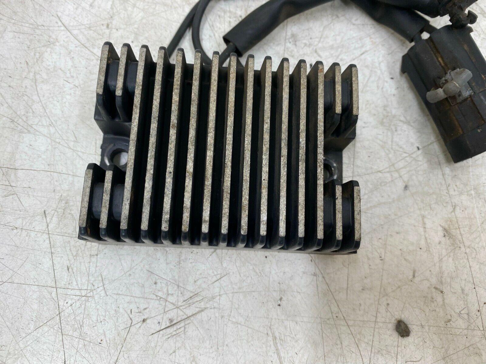 2005 HARLEY DAVIDSON SPORTSTER Battery Voltage Regulator