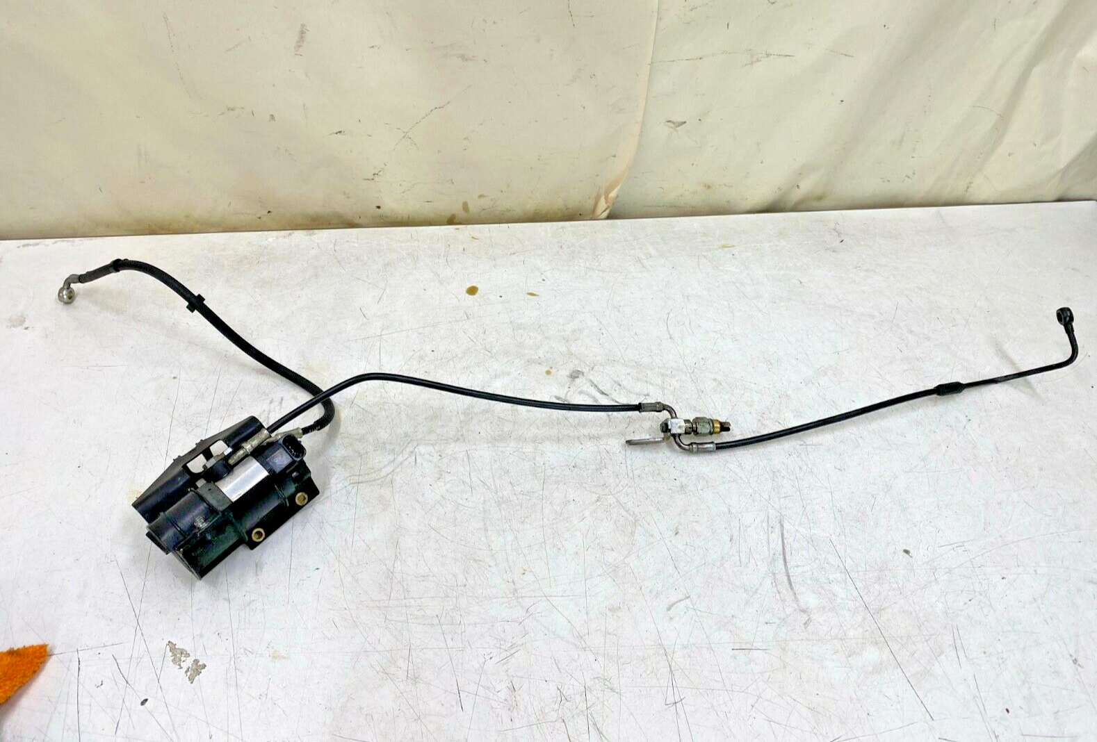 2012 Harley Davidson Softail Rear Brake ABS Pump Module E & Brake Hose Line