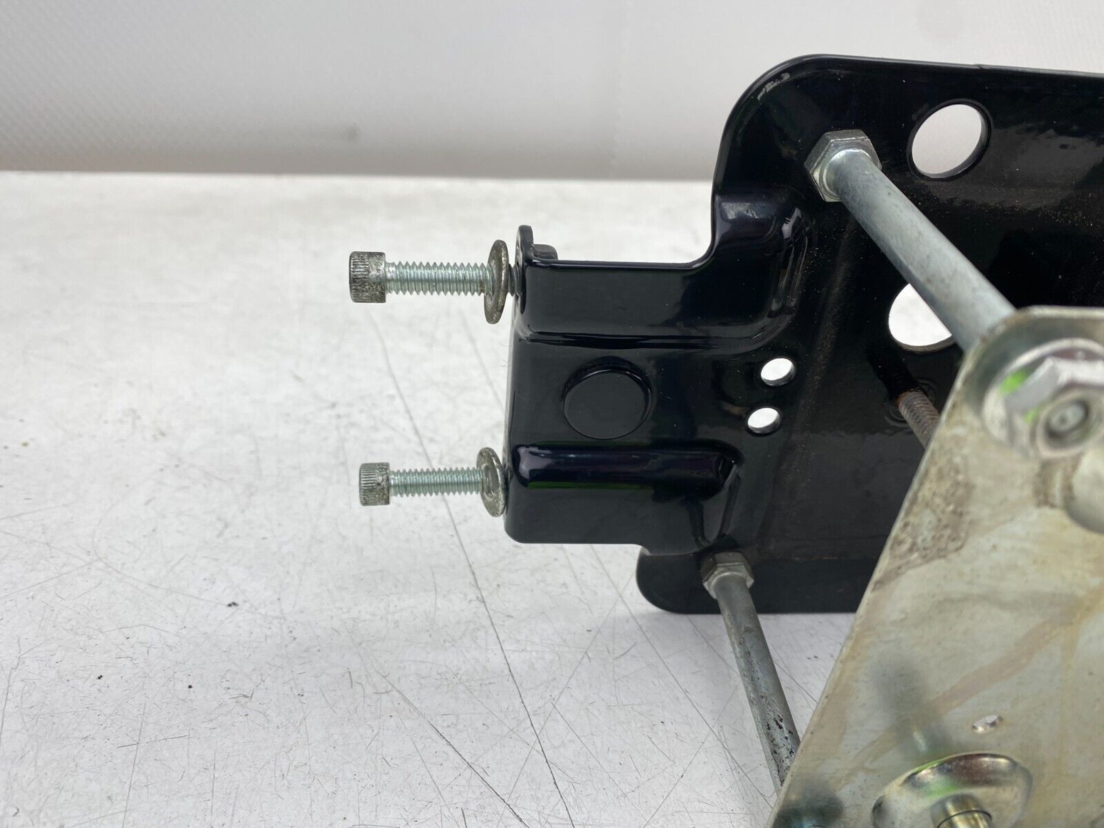 1998 HARLEY DAVIDSON DYNA ECM ECU TSM Chrome Left Side Cover Mounting Bracket