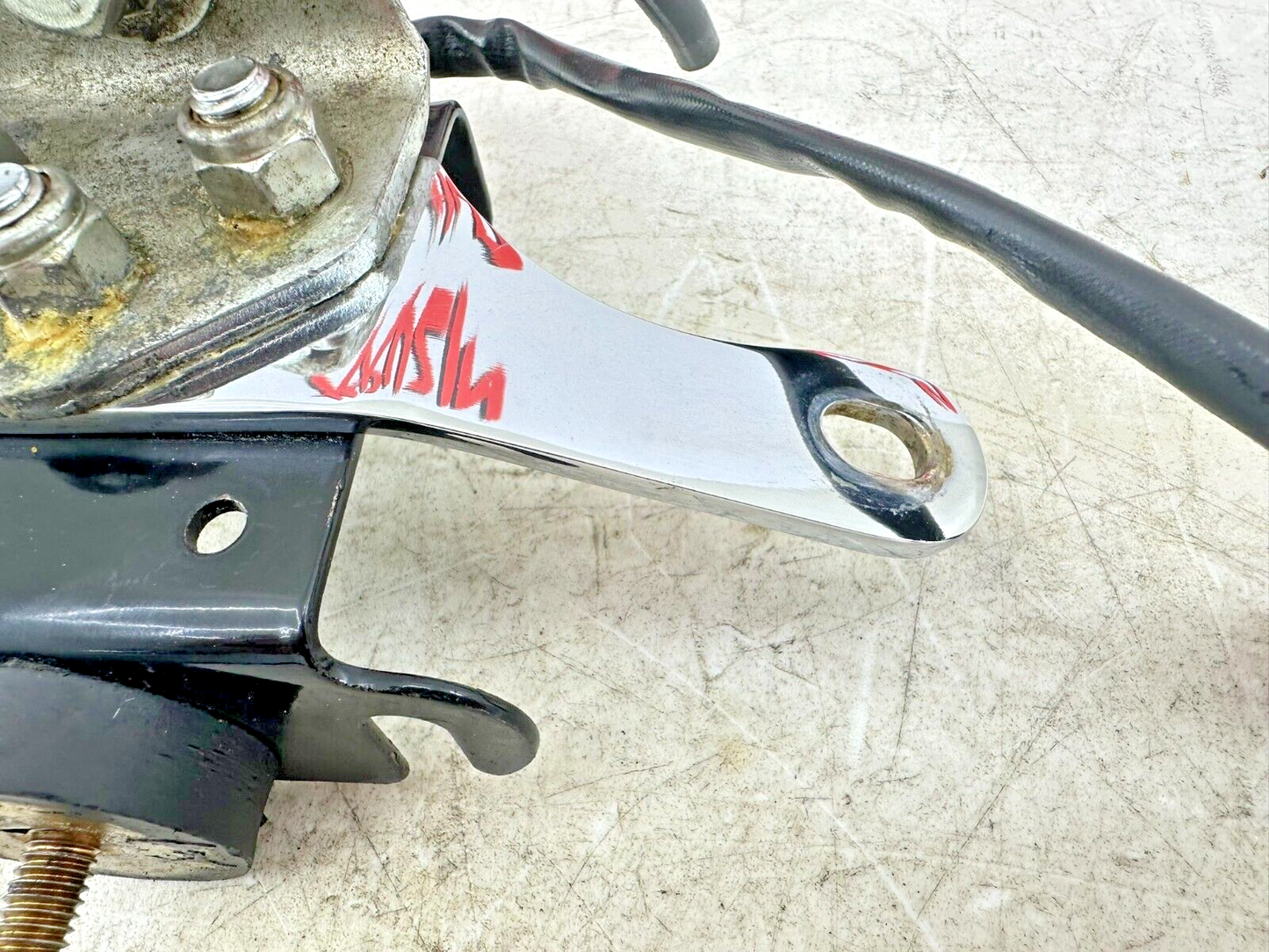 1999 HARLEY SOFTAIL OEM HD Upper Left Motor Mount + Horn Bracket