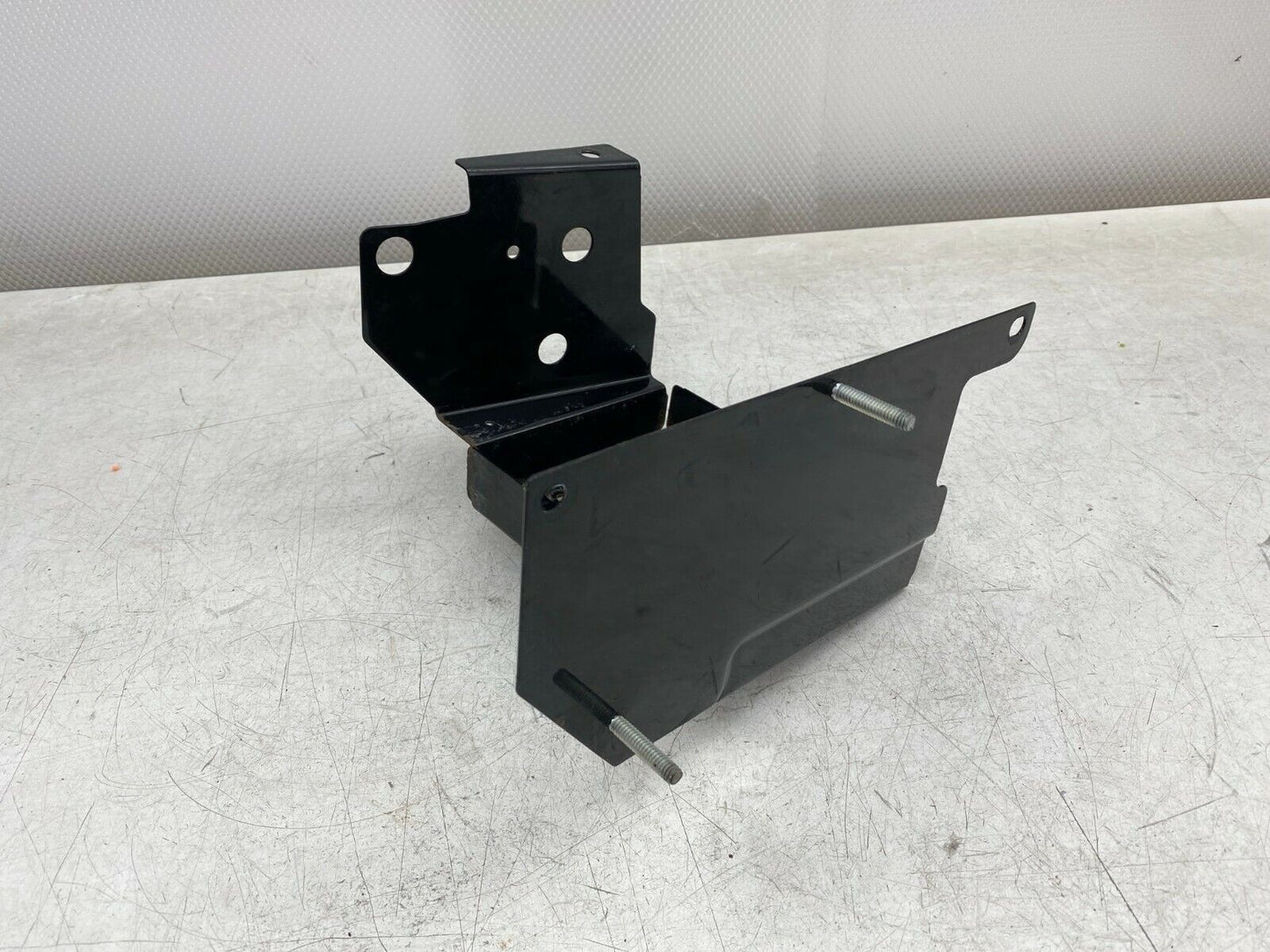 2003 HARLEY DAVIDSON FLH ROADKING CVO Battery Tray Bracket