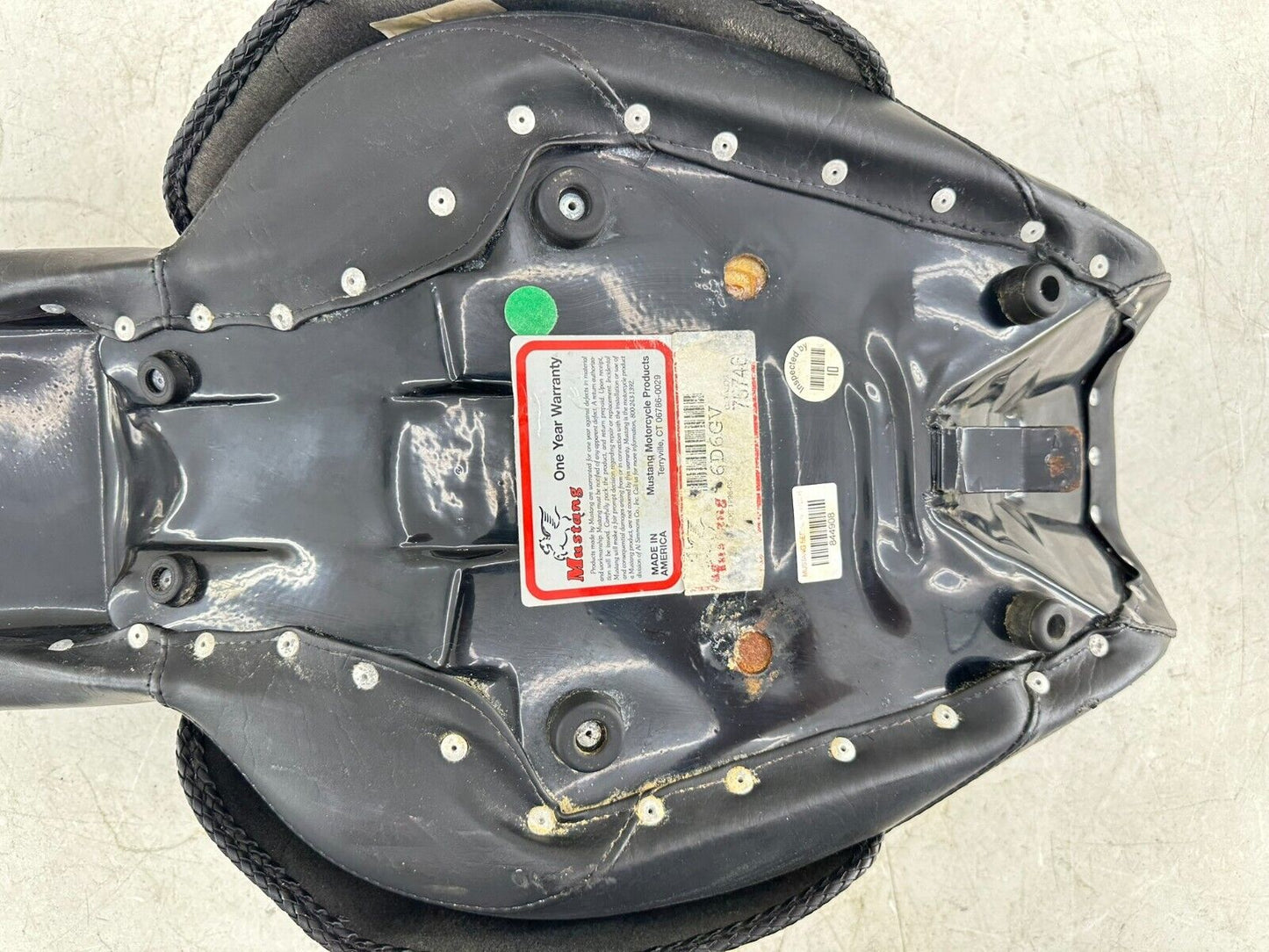 2002 HARLEY DYNA LOW RIDER Mustang Driver Passenger Seat Saddle 2 UP 96-03