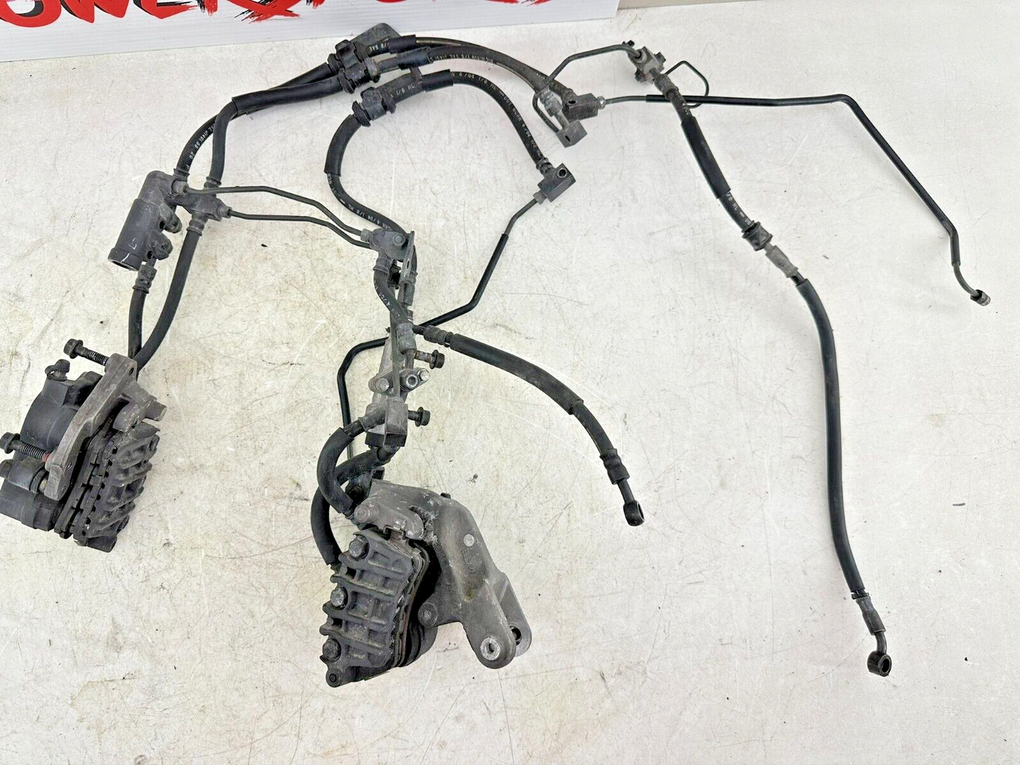 2004 Honda Goldwing GL1800 Front Right Left Brake Caliper + Hoses