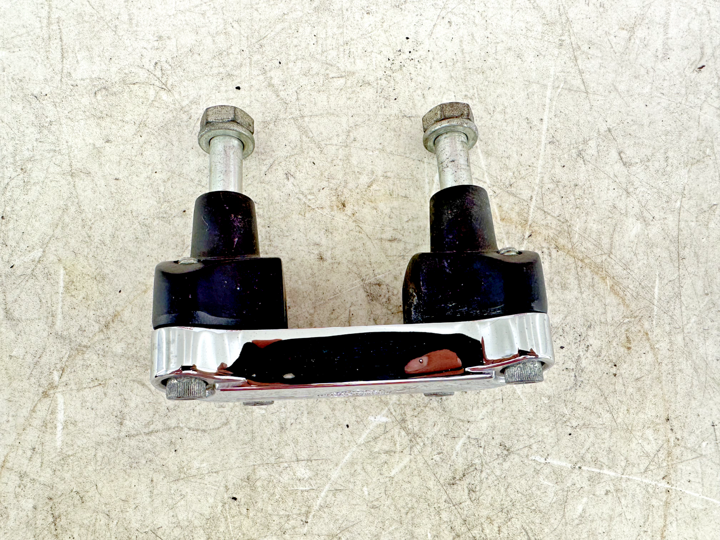 1997 HARLEY DYNA Handlebar Clamp Riser Risor Perch