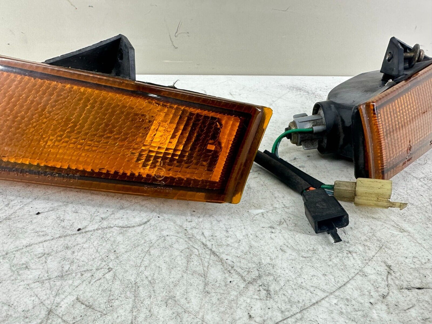 88-00 HONDA GOLDWING GL1500 Main Upper Fairing Front Turn Signal Light Housing