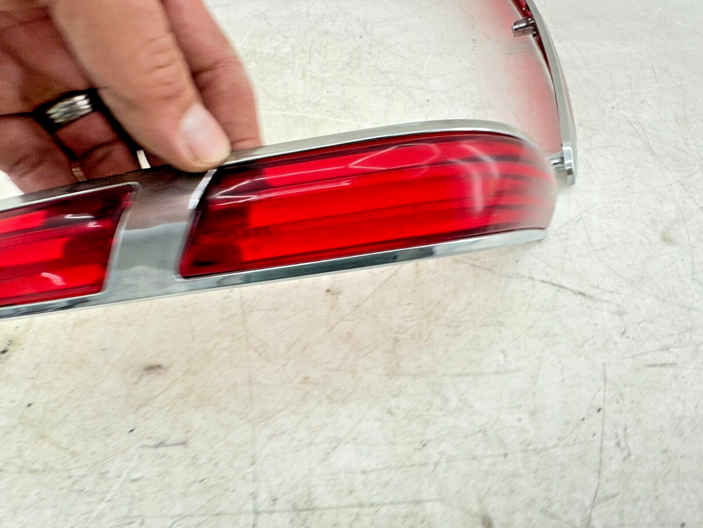 2004 Honda Goldwing GL1800 Kuryakyn Saddlebag LED Light Cover Reflector