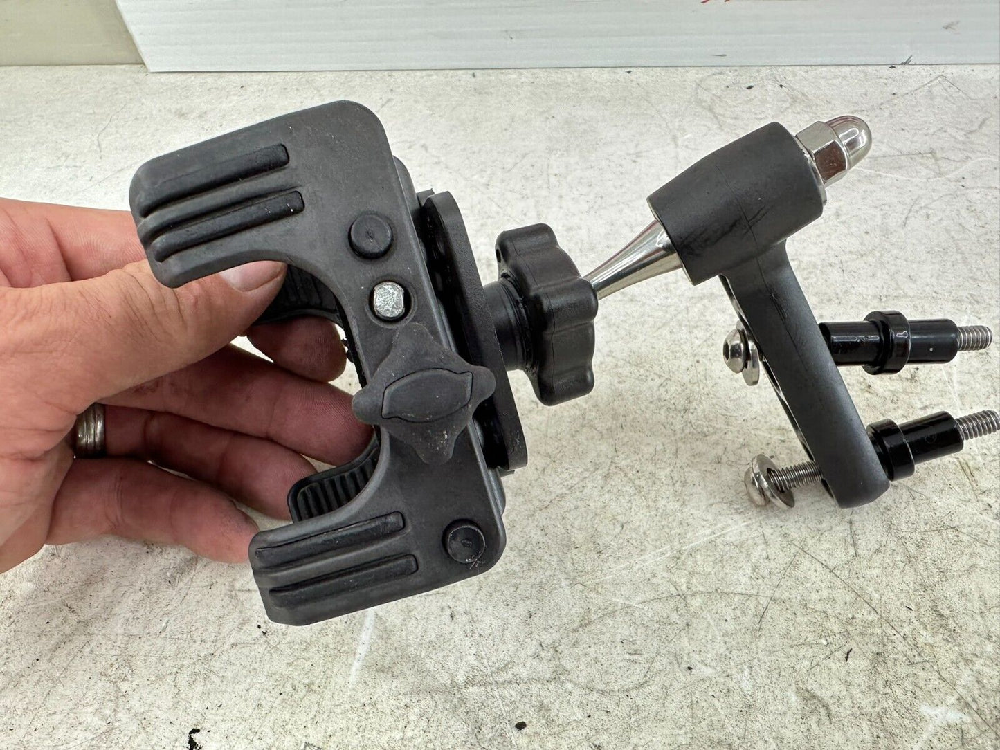 2004 Honda Goldwing GL1800 Kuryakyn Cell Phone Holder