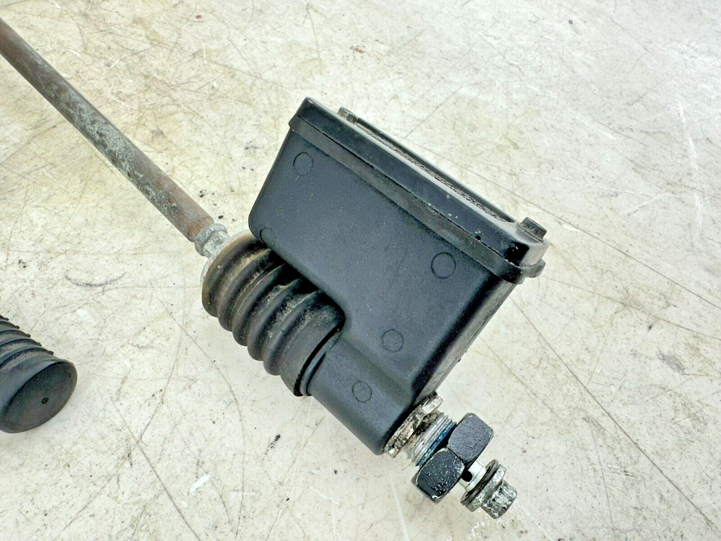 2002 HARLEY DYNA LOW RIDER OEM HD Mid Controls Shift Lever Brake Pedal + Linkage