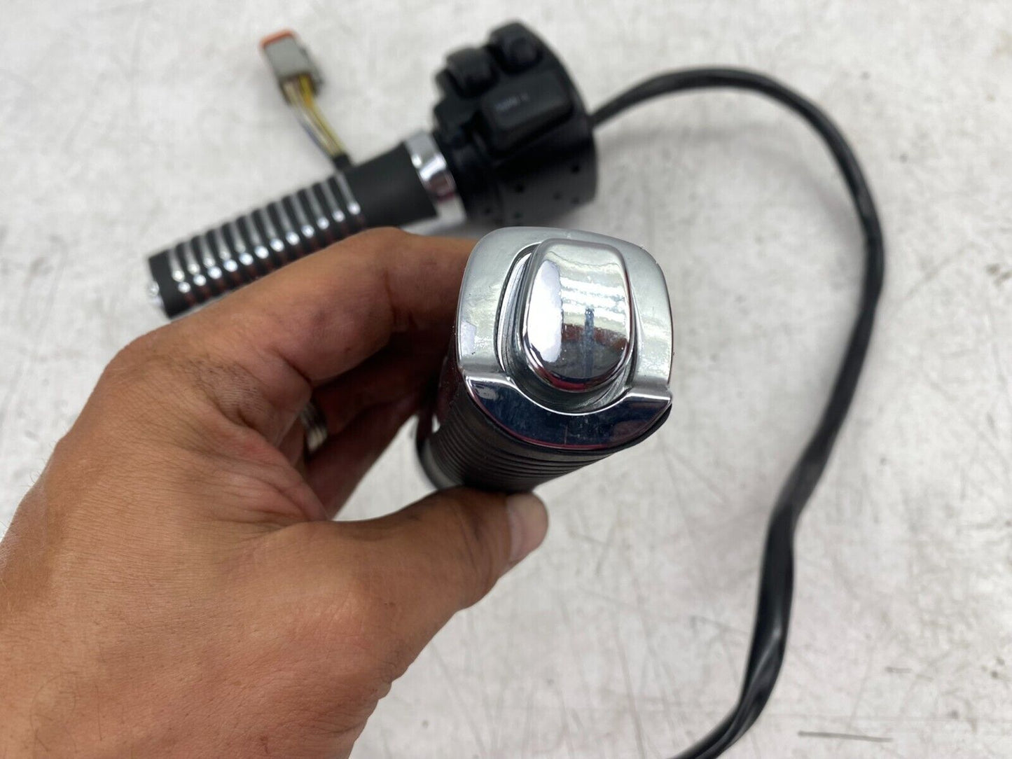1998 HARLEY DAVIDSON DYNA SOFTAIL SPORTSTER Left Switch Housing Buttons & Grips