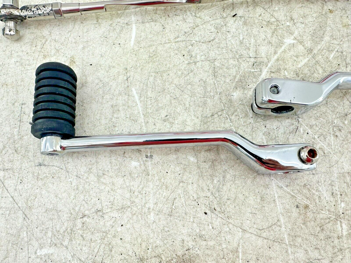 2006 HARLEY SOFTAIL DELUXE OEM HD Heal Toe Shifter Shift Shaft + Linkage