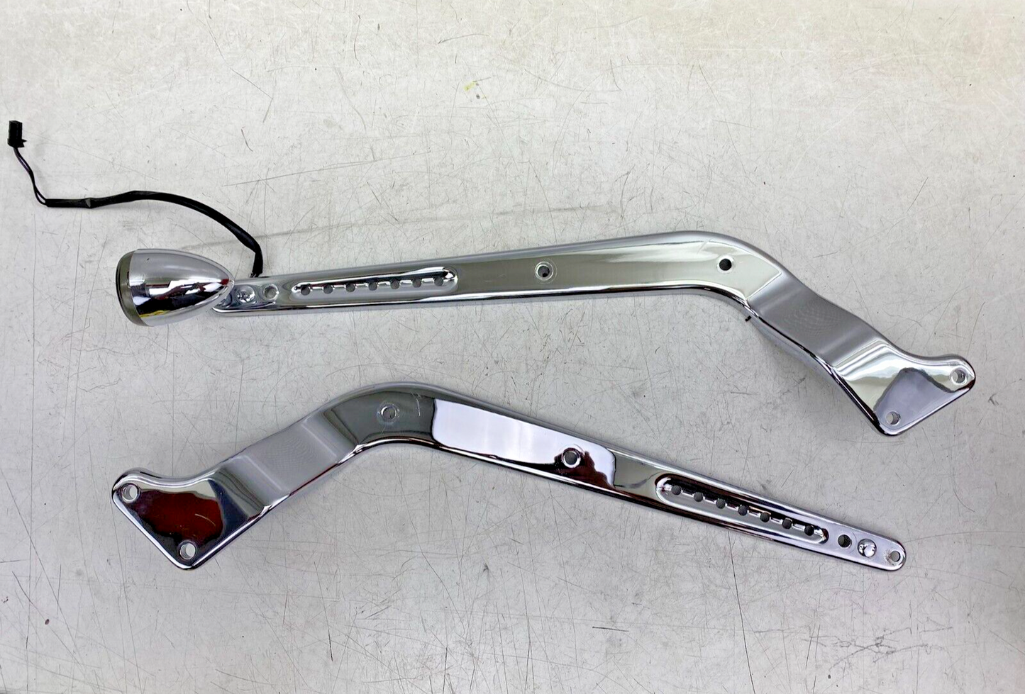 2005 HARLEY DAVIDSON SOFTAIL CVO Chrome Rear Fender Frame Strut Arm Bars