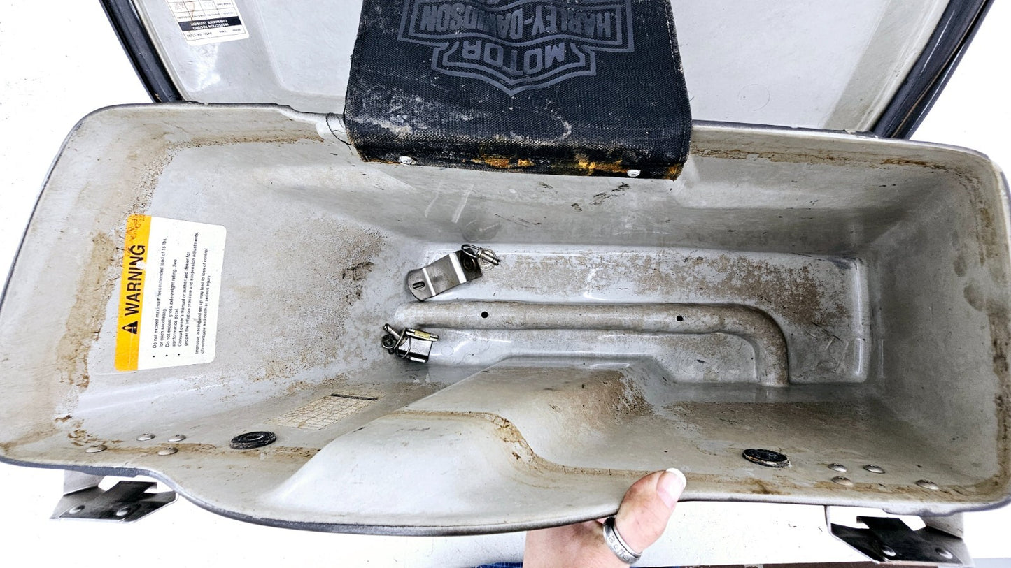 2002 HARLEY ELECTRA GLIDE Right Saddlebag Housing & Lid OEM HD Black Paint