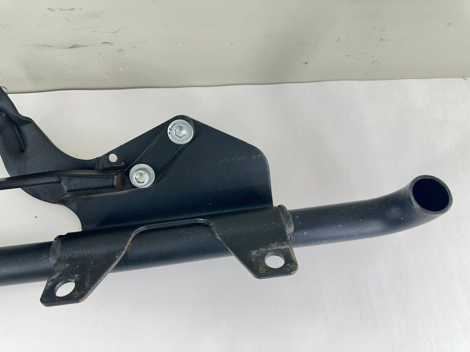 2012 HARLEY SPORTSTER CUSTOM Exhaust Muffler Hanger Cross Over Mount