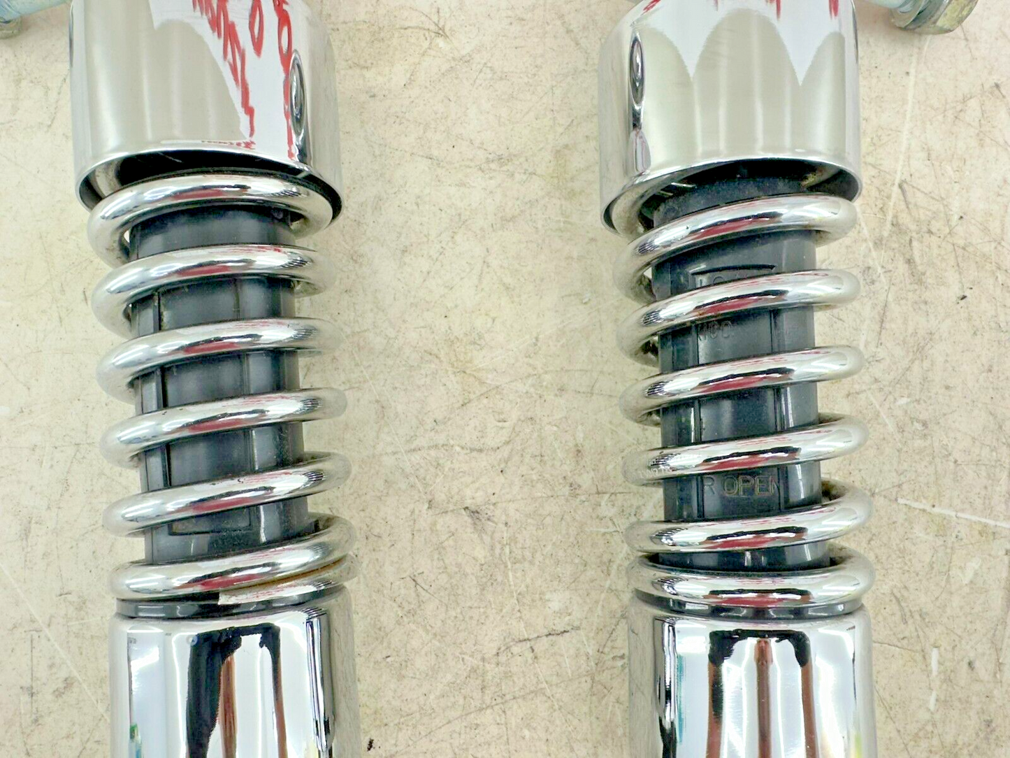 2002 HARLEY DYNA LOW RIDER Progressive Rear Shocks Suspension