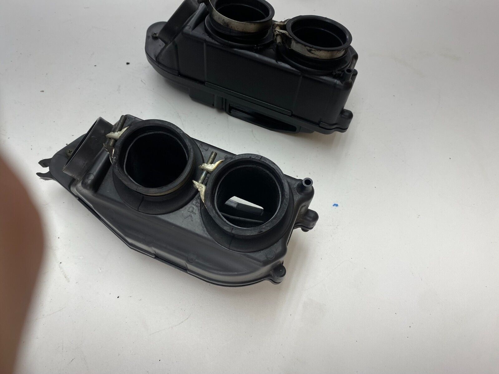 2005 YAMAHA ROYAL STAR 1300 XVZ1300CT Tour Deluxe Air Filter Ducts Boot