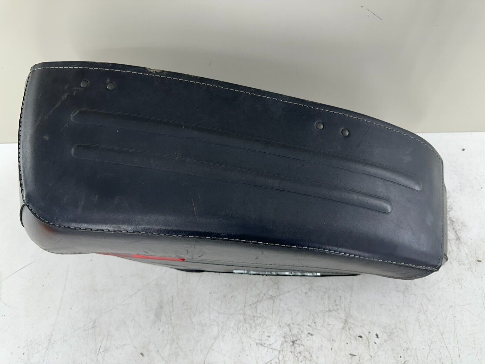2005 HARLEY FLH ROADKING OEM HD Left Leather Hard Saddlebag w/ Lock & Hinges