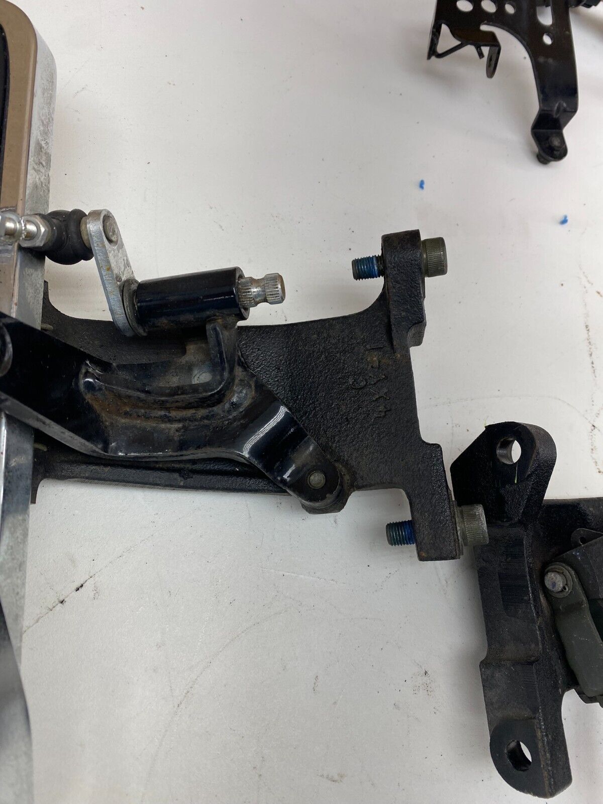 2005 YAMAHA ROYAL STAR 1300 Tour Deluxe Driver Floorboard Heal Toe Shifter Brake