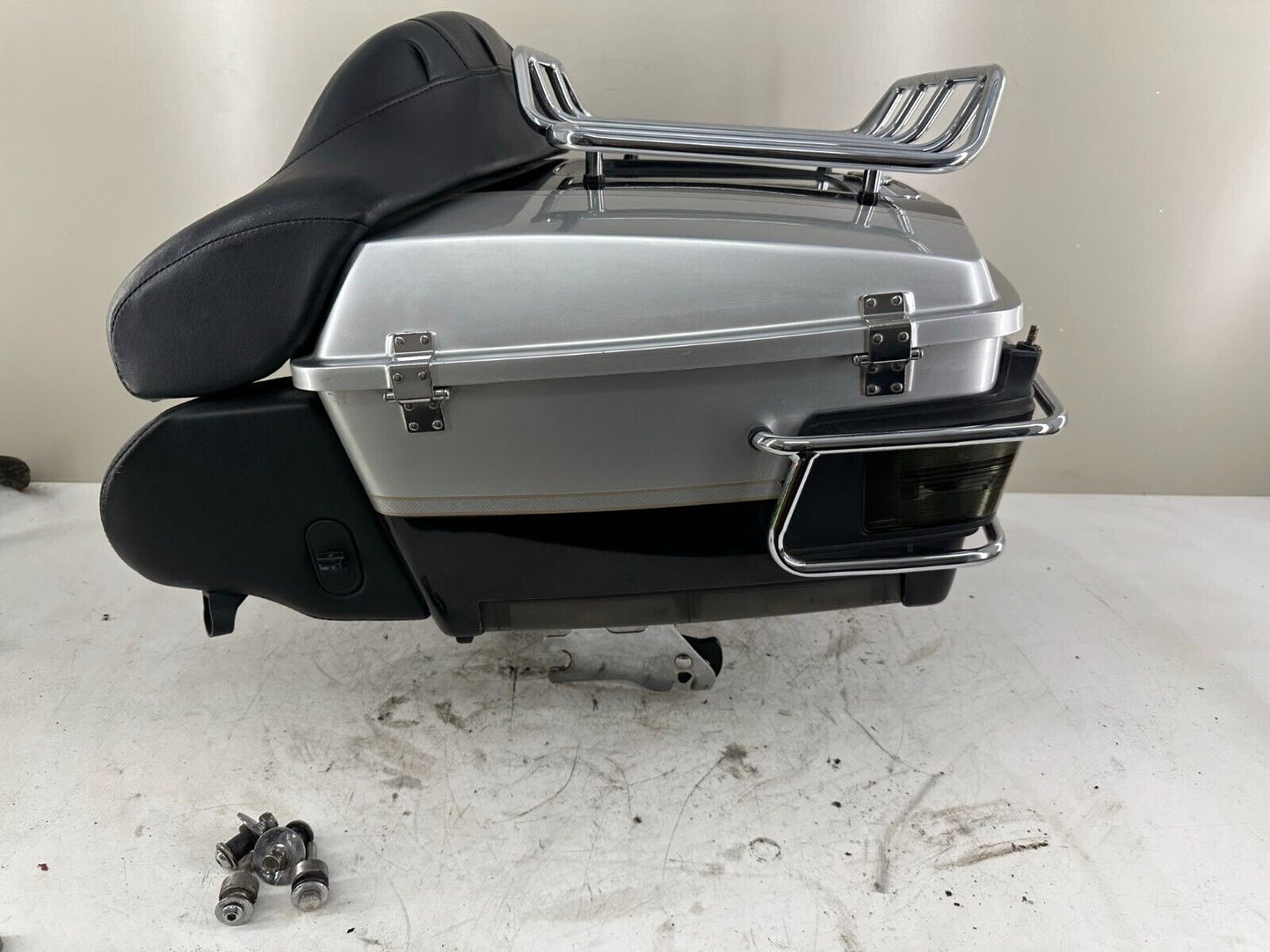 2003 HARLEY FLH ELECTRA GLIDE Tour Pack Pac Trunk Quick Release 100 Anniversary