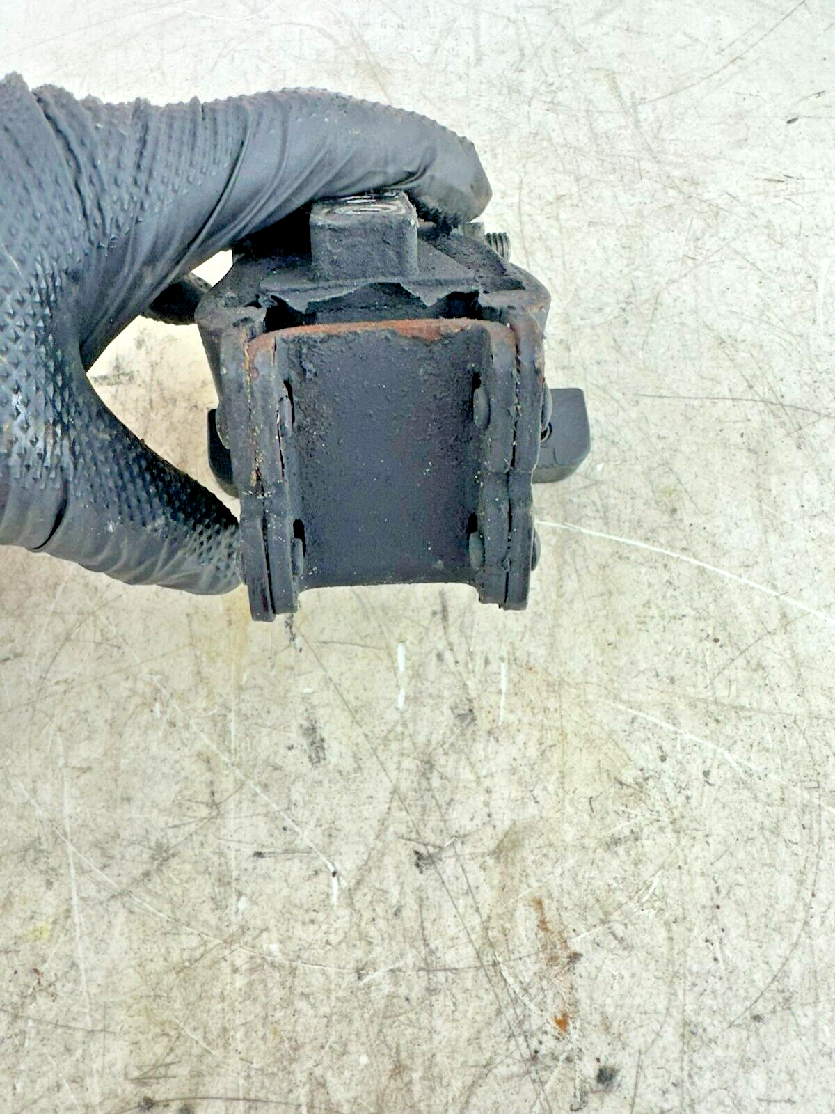 2002 HARLEY DYNA LOW RIDER Front Engine Motor + Rear Transmission Rubber Mounts