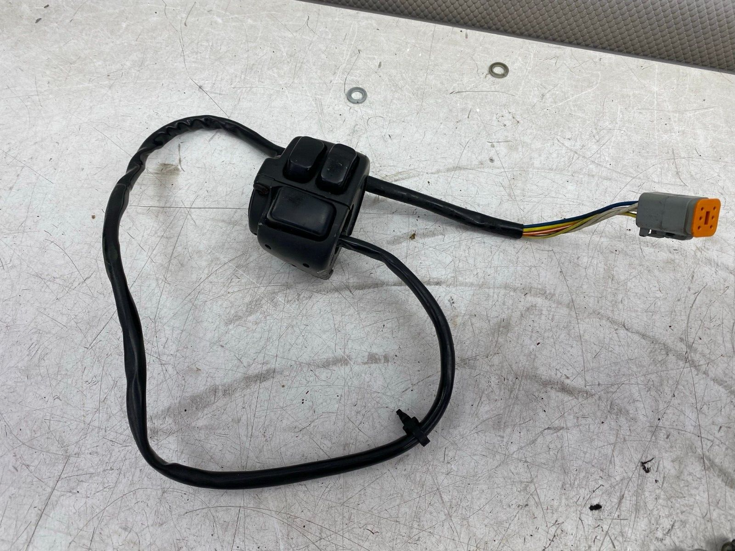 1996 HARLEY DAVIDSON DYNA Left Hand Throttle Controls Switch Housing