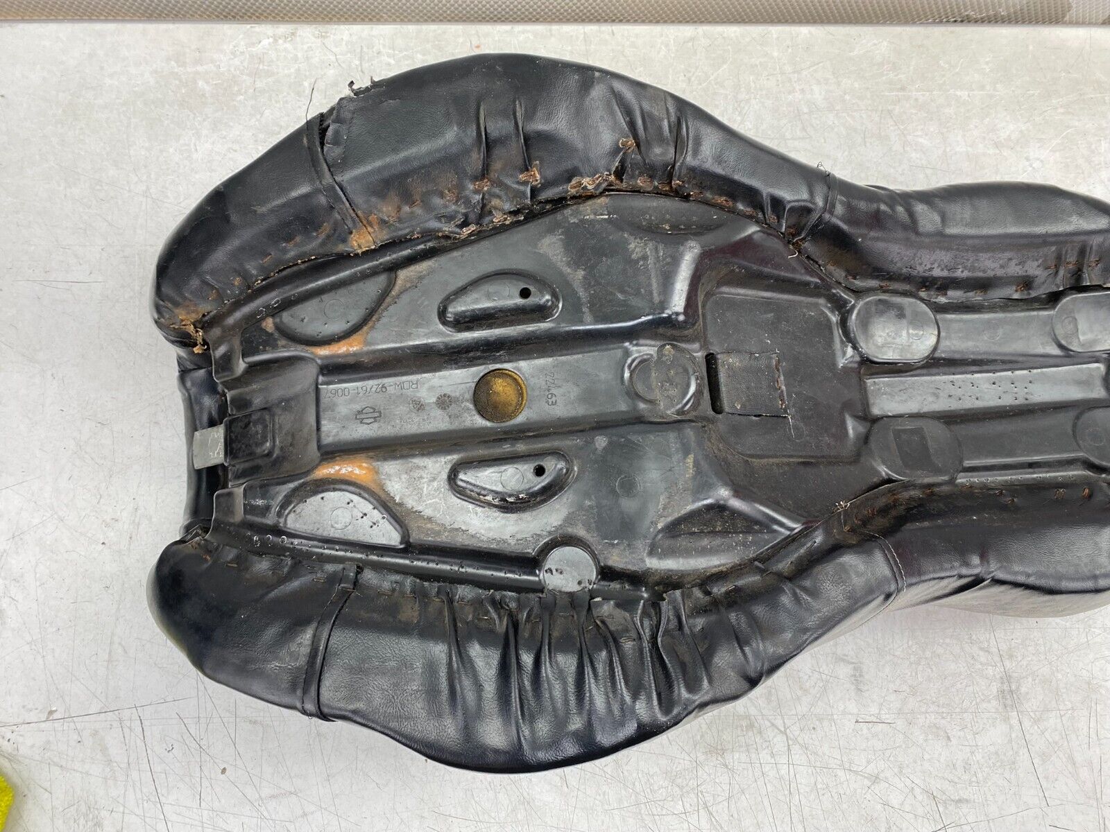 2007 Harley Davidson Dyna Seat Saddle Two Up Driver Passenger
